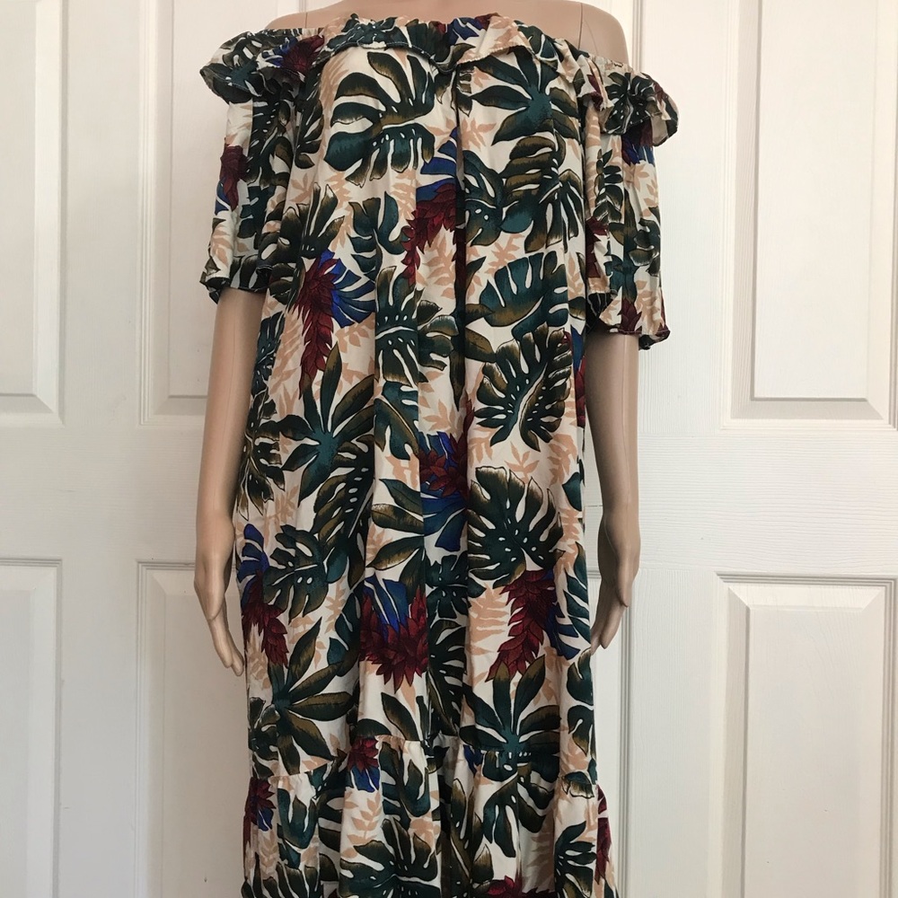 The Hawaiian original floral shoulder dress 1x.